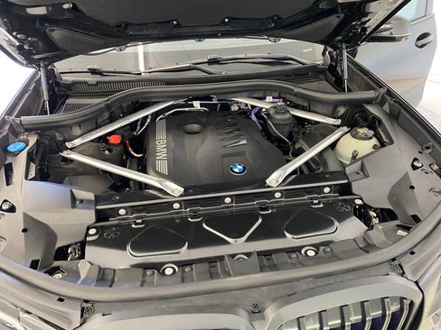 Certified 2023 BMW X7 xDrive40i w/ M Sport Package image 32