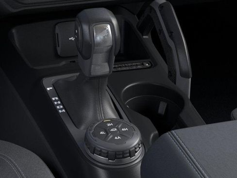 New 2025 Ford Bronco Badlands image 17