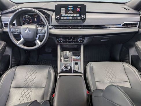 Used 2024 Mitsubishi Outlander SEL Black Edition image 19