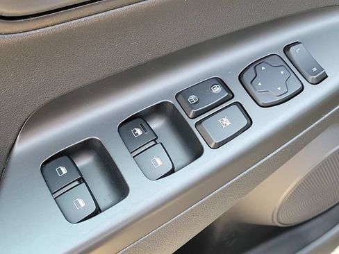 Used 2019 Hyundai Kona SE AWD/4WD image 18