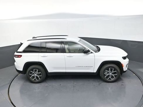 New 2025 Jeep Grand Cherokee Limited w/ Trailer Tow Package image 18