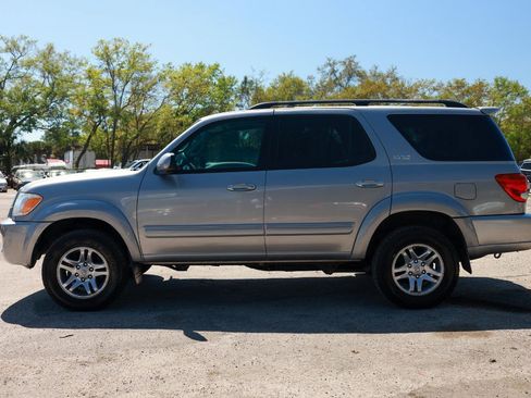 Used 2007 Toyota Sequoia SR5 image 3