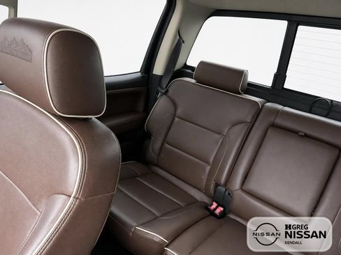 Used 2014 Chevrolet Silverado 1500 High Country w/ High Country Premium Package AWD/4WD image 10