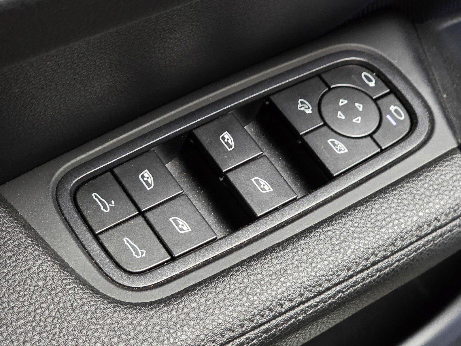 Used 2024 Porsche Cayenne Coupe AWD/4WD image 21