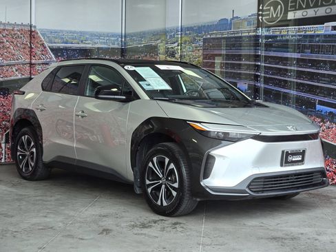 Certified 2025 Toyota bZ4X AWD image 1