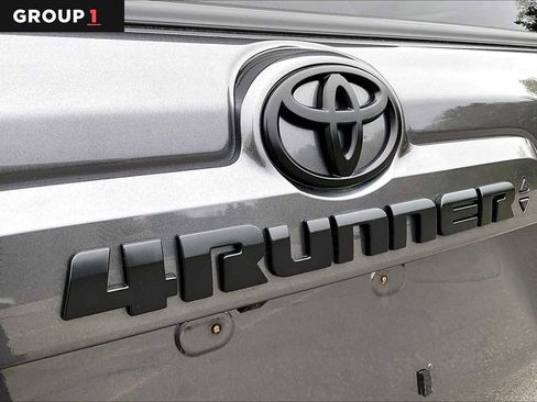 Certified 2022 Toyota 4Runner SR5 AWD/4WD image 33