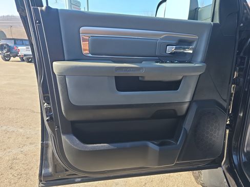 Used 2017 RAM 2500 SLT w/ Snow Chief Group image 17