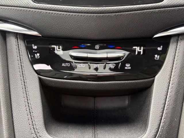 Certified 2024 Cadillac XT5 Premium Luxury w/ LPO, Floor Liner Package AWD/4WD image 25