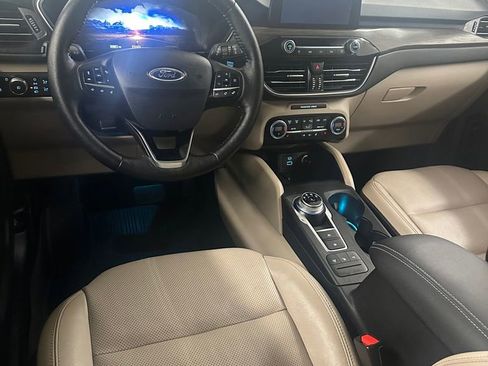 Used 2020 Ford Escape Titanium w/ Titanium Premium Package 2.0 AWD/4WD image 25