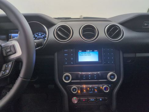 Used 2020 Ford Mustang Coupe RWD image 15