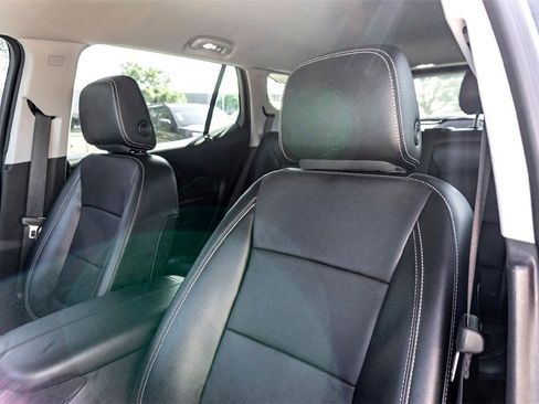 Used 2024 GMC Terrain SLT image 13