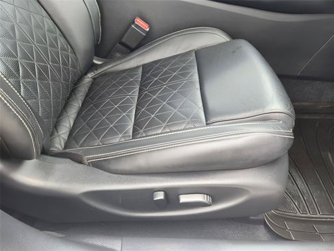 Used 2016 Nissan Maxima Platinum FWD image 22