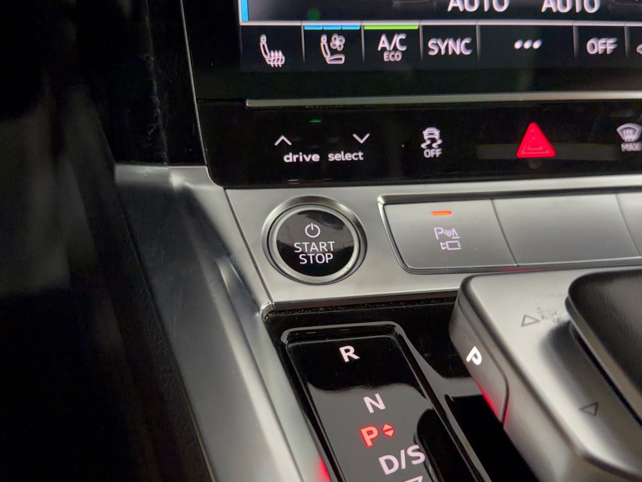 Used 2024 Audi Q8 e-tron Premium Plus w/ Premium Plus Package AWD/4WD image 20