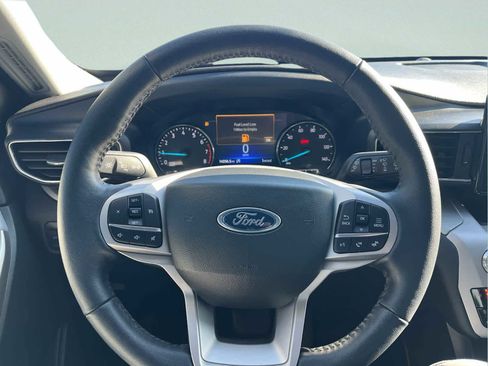 Used 2023 Ford Explorer XLT w/ Equipment Group 202A image 29