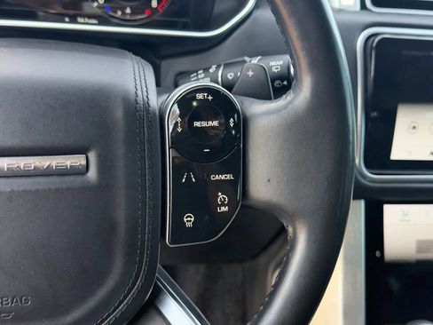 Used 2020 Land Rover Range Rover HSE image 19