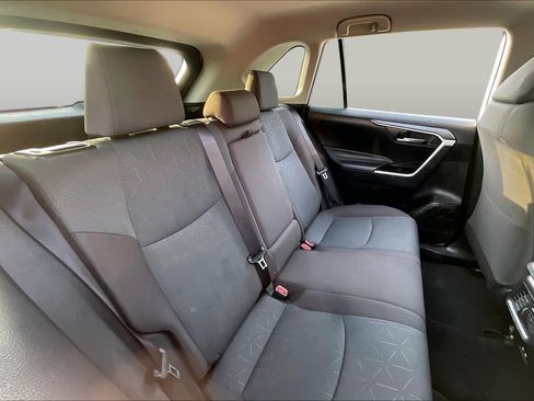 Used 2025 Toyota RAV4 XLE FWD image 19