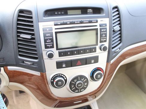 Used 2009 Hyundai Santa Fe SE image 15