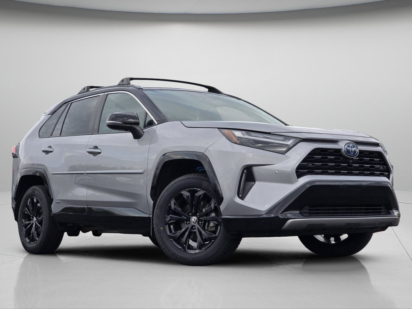 Used 2024 Toyota RAV4 XSE w/ Advanced Technology Package AWD/4WD image 2