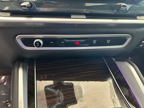 Used 2025 BMW X6 xDrive40i AWD/4WD image 53