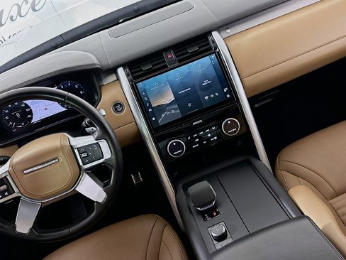 Used 2023 Land Rover Discovery HSE R-Dynamic image 18