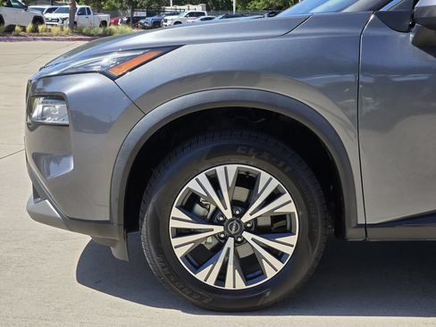 Used 2023 Nissan Rogue SV AWD/4WD image 7