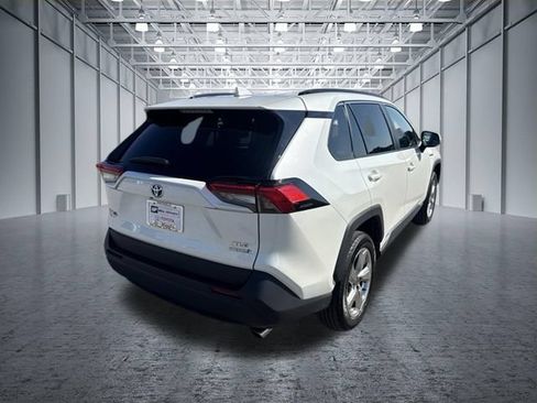 Used 2021 Toyota RAV4 XLE Premium AWD/4WD image 5