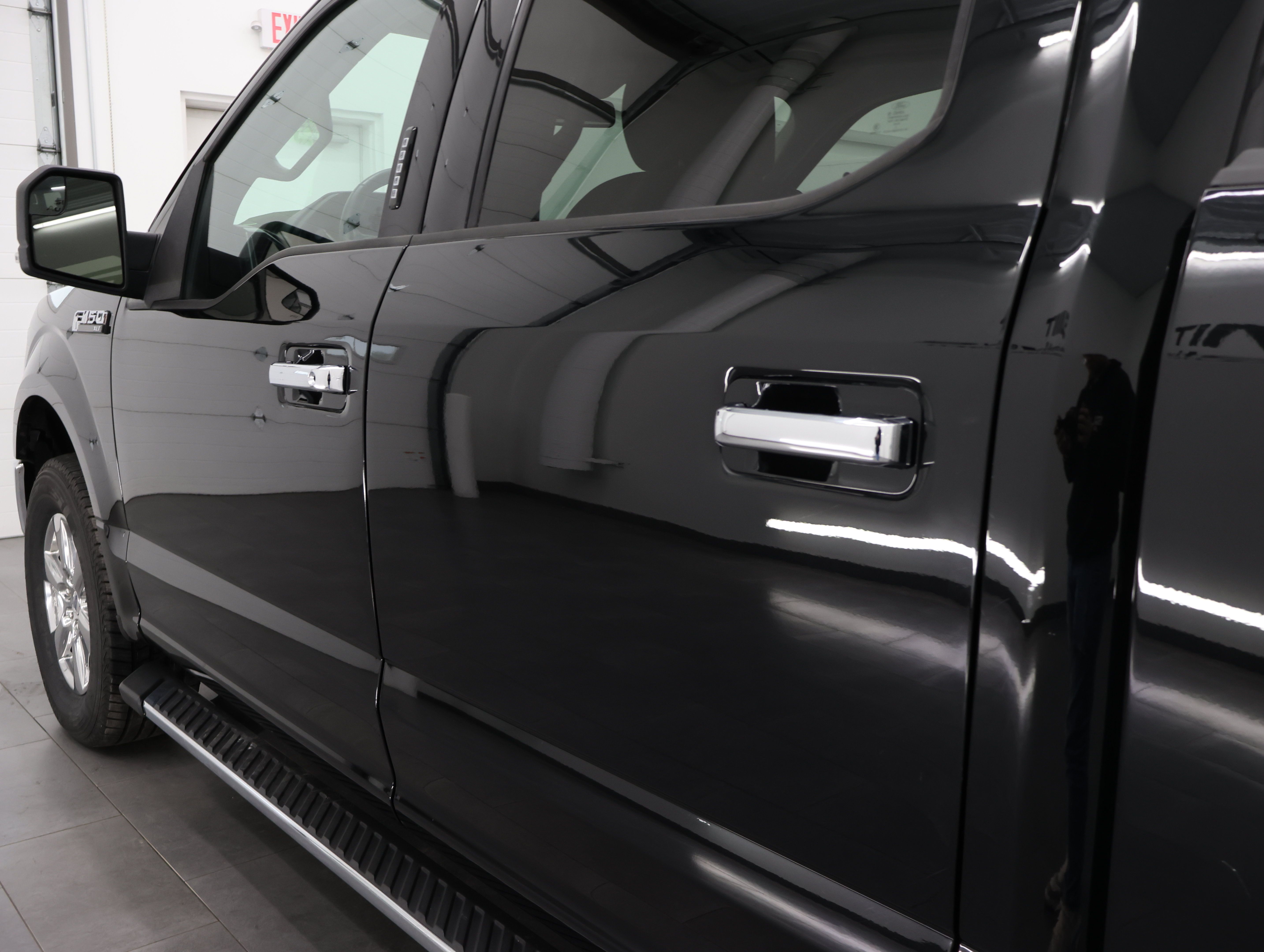 Used 2018 Ford F150 XLT w/ Equipment Group 302A Luxury AWD/4WD image 30