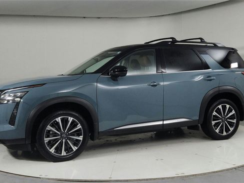 Used 2026 Nissan Pathfinder Platinum w/ Cargo Package AWD/4WD image 3