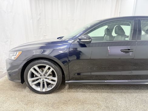 Used 2018 Volkswagen Passat 2.0T R-Line image 4