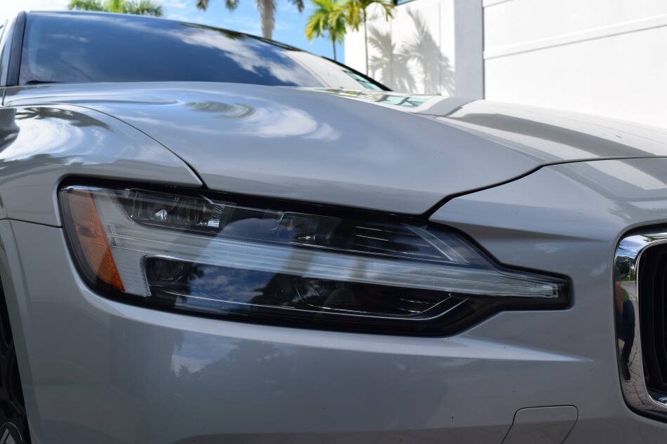 Used 2019 Volvo S60 T5 Momentum w/ Multimedia Package FWD image 11