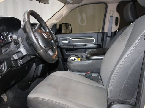 Used 2019 RAM 2500 Big Horn AWD/4WD image 32