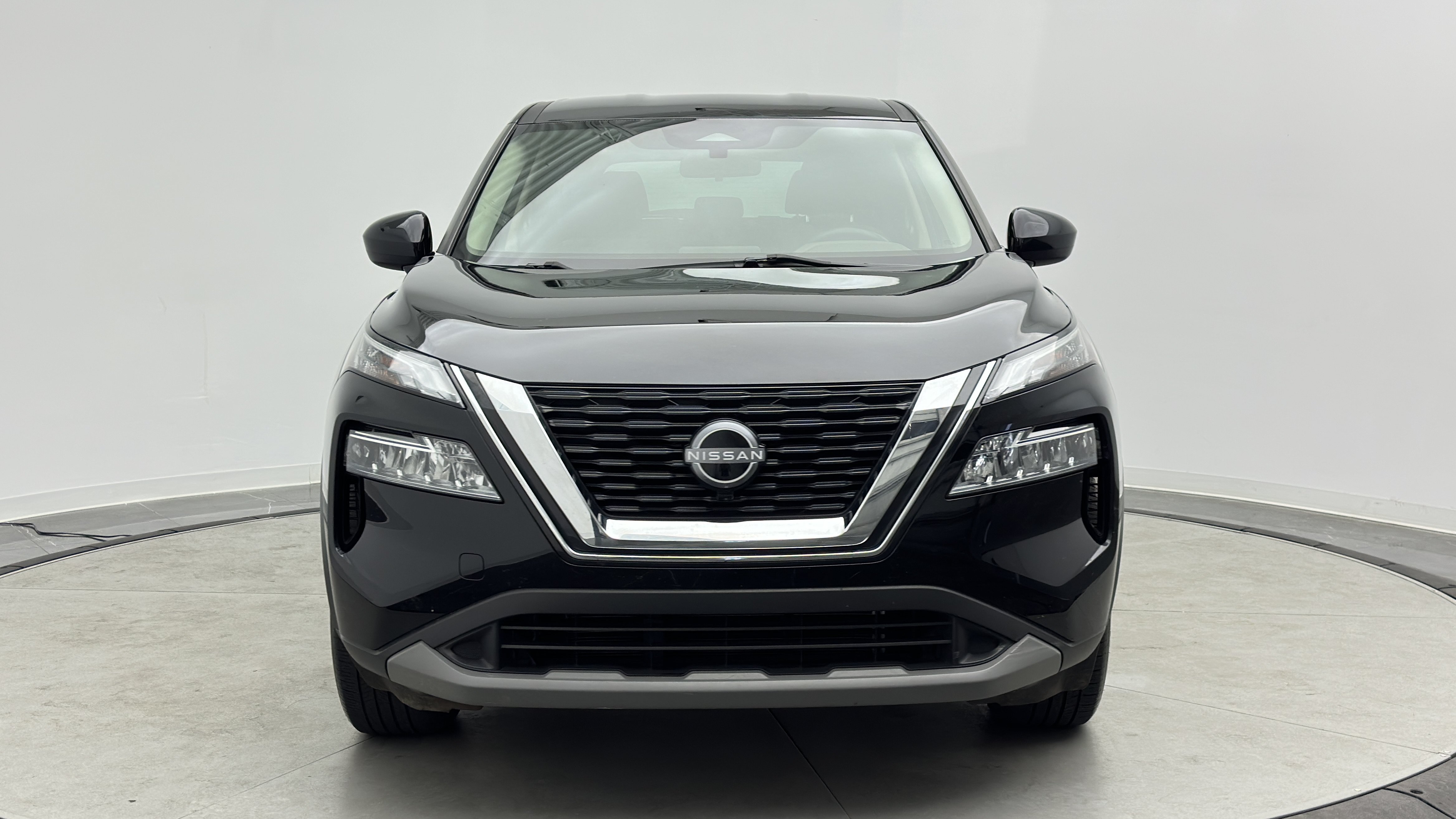 Used 2023 Nissan Rogue SV FWD image 2