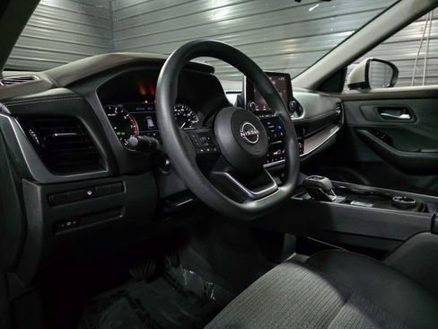 Used 2022 Nissan Rogue SV image 10