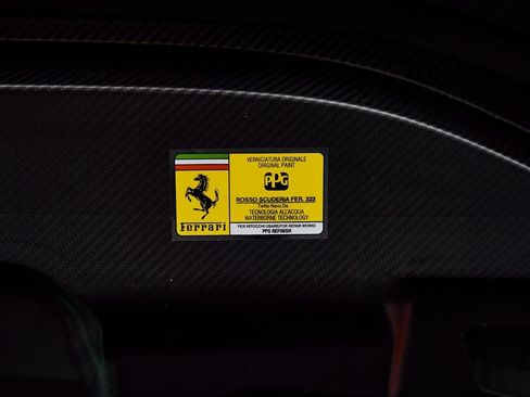 Used 2022 Ferrari SF90 Spider image 23