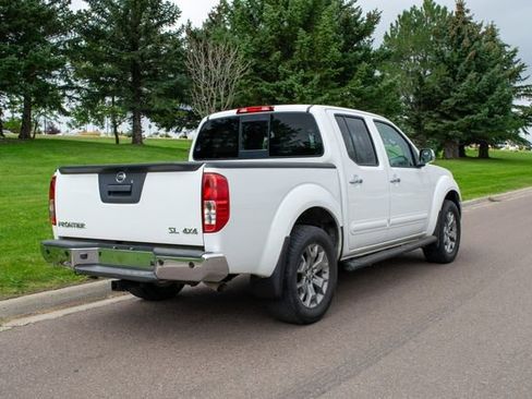 Used 2019 Nissan Frontier SL image 6