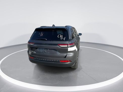 New 2025 Jeep Grand Cherokee Altitude image 7