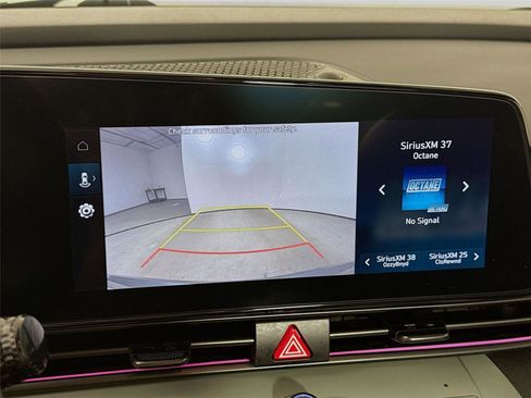 Used 2025 Hyundai Elantra Limited FWD image 6