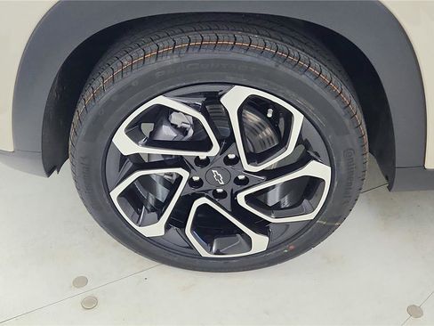 New 2026 Chevrolet Trax RS w/ Sunroof Package image 19