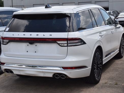 Used 2025 Lincoln Aviator Black Label AWD/4WD image 7