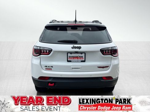 Used 2023 Jeep Compass Trailhawk image 6