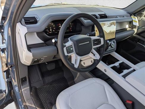 New 2026 Land Rover Defender 110 X-Dynamic SE AWD/4WD image 3