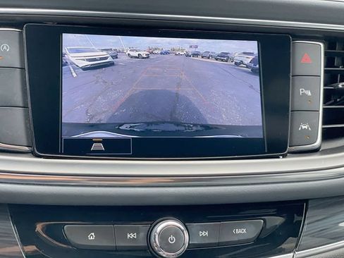 Used 2022 Buick Enclave Essence w/ Sport Touring Edition FWD image 22