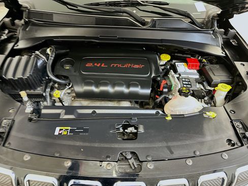 Used 2022 Jeep Compass Limited image 33