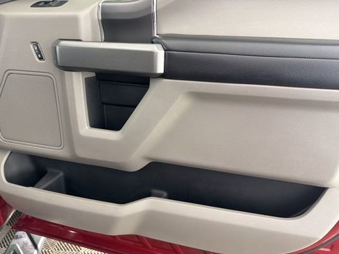 Used 2016 Ford F150 XLT w/ Equipment Group 302A Luxury image 24