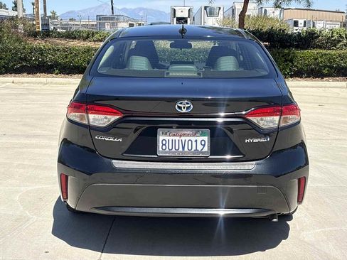 Used 2021 Toyota Corolla LE w/ Carpet Mat Package (TMS) FWD image 4