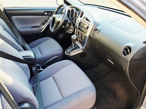 Used 2006 Toyota Matrix XR image 11