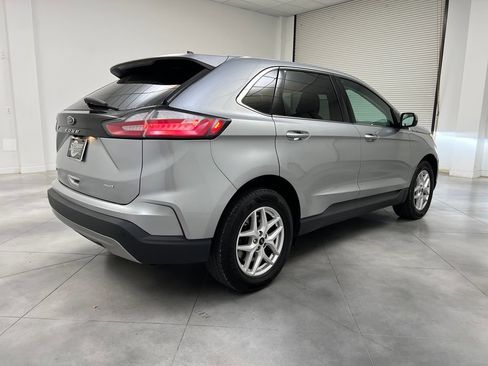 Used 2024 Ford Edge SEL AWD/4WD image 9
