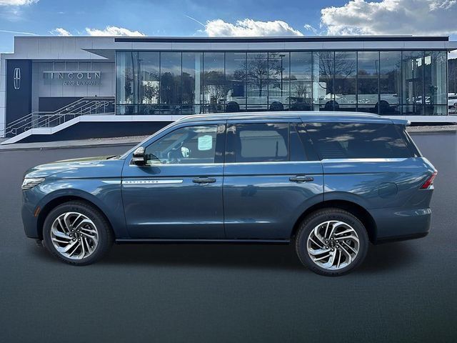 New 2027 Lincoln Navigator Reserve AWD/4WD image 4