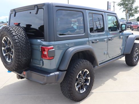 Used 2025 Jeep Wrangler Unlimited Rubicon 4xe w/ Safety Group AWD/4WD image 5