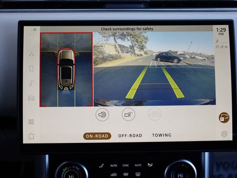 Used 2023 Land Rover Range Rover SE image 36